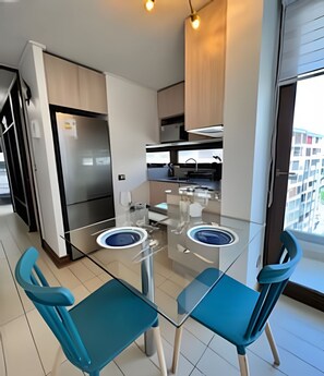 Dining - Excellent location and comfortable (Las Condes)