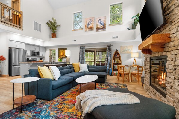 Smart TV, fireplace