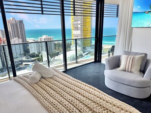 2 bedrooms, in-room safe, desk, iron/ironing board