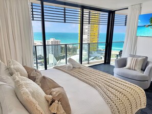 2 bedrooms, in-room safe, desk, iron/ironing board