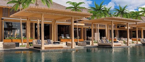 Utendørsbasseng og et oppvarmet basseng