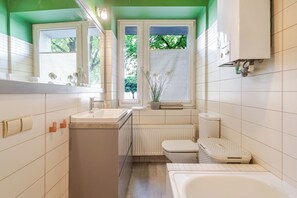 Sèche-cheveux, serviettes fournies