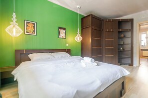 1 chambre, fer et planche à repasser, draps fournis