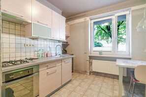 Fridge, oven, stovetop, toaster