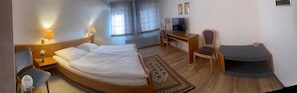 In-room safe, desk, free WiFi