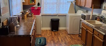 Cozy, Family Friendly getaway, Great place to relax and escape every day life.