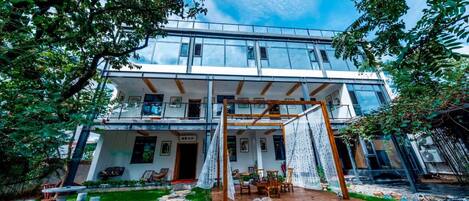 Konaklama yerinin ön cephesi