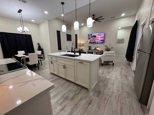 Charming 3-bedroom House in Harlingen's Newest Subdivision.