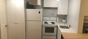 Cute appartement close to green subway line in quiet neighborhood.