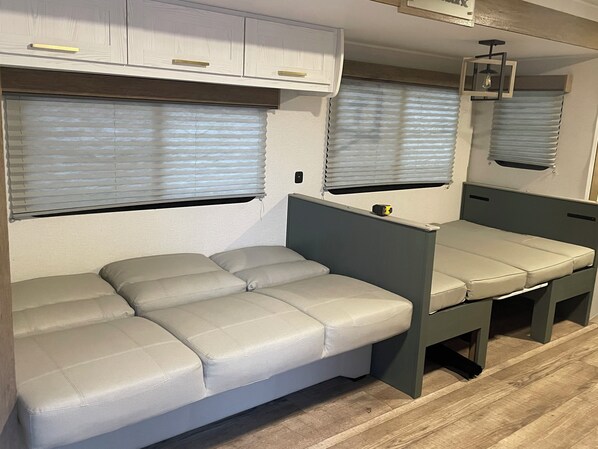 1 室のベッドルーム、WiFi (無料)、ベッドシーツ