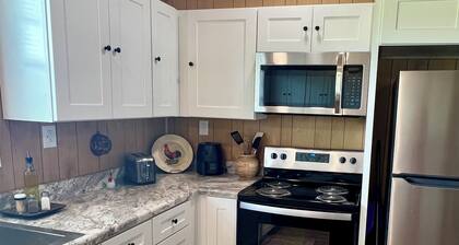 Enjoy a quiet, relaxing stay with the beauty of open Alabama countryside.