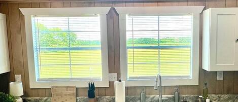 電子レンジ、オーブン、コンロ、食器洗い機