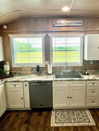 Enjoy a quiet, relaxing stay with the beauty of open Alabama countryside.