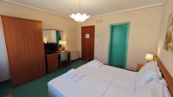 Double or Twin Room | Free WiFi
