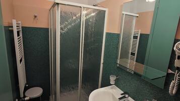 Chambre Double ou avec lits jumeaux | Salle de bain