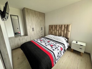 2 bedrooms, iron/ironing board, WiFi, bed sheets