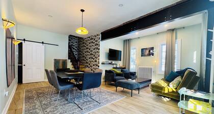 Thoughtfully restored Victorian-Walk to Main Street