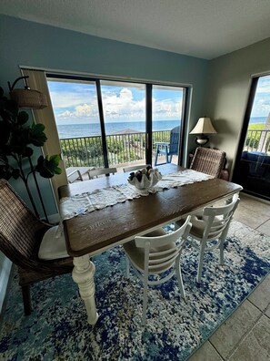 Dining - Spacious 2/2 Oceanfront Corner Unit with Incredible Direct Beach Views & Access! (Jensen Beach)