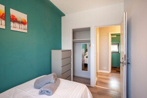 Iron/ironing board, free WiFi, bed sheets