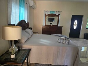 1 chambre, fer et planche à repasser, Wi-Fi, draps fournis