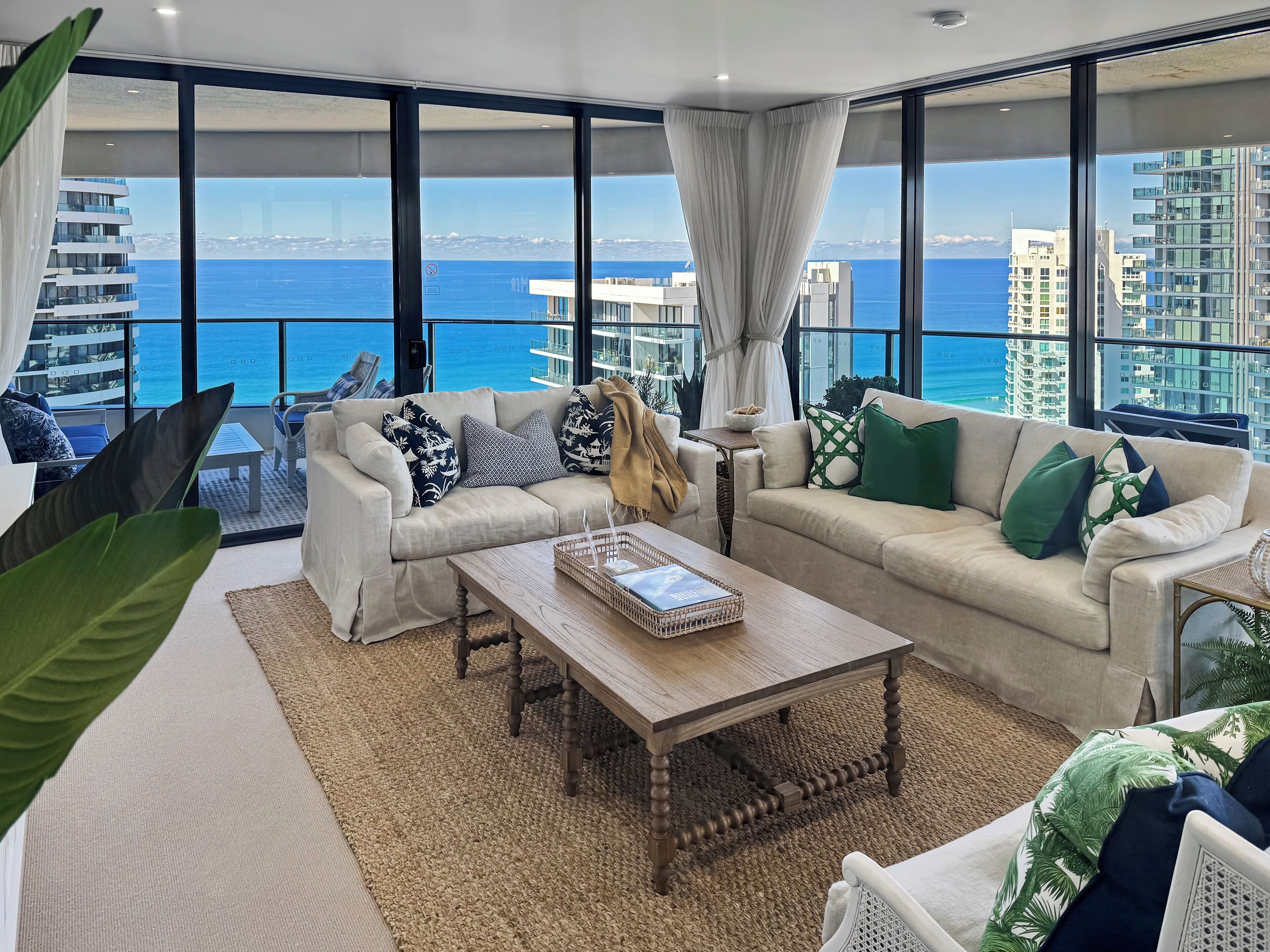 Smart TV, books, stereo