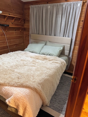 2 bedrooms, free WiFi, bed sheets - Simple Charming 2-bedroom cabin in Whittier NC, 14 miles from Cherokee (Whittier)