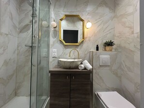 Hair dryer, towels