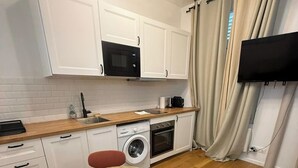 Private kitchen - BnBNook - Bright 1BR by Champ de Mars (Paris)