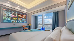 Comfort Double Room, City View | Meja, ruang kerja komputer riba, langsir/tirai gelap terus, kalis bunyi 