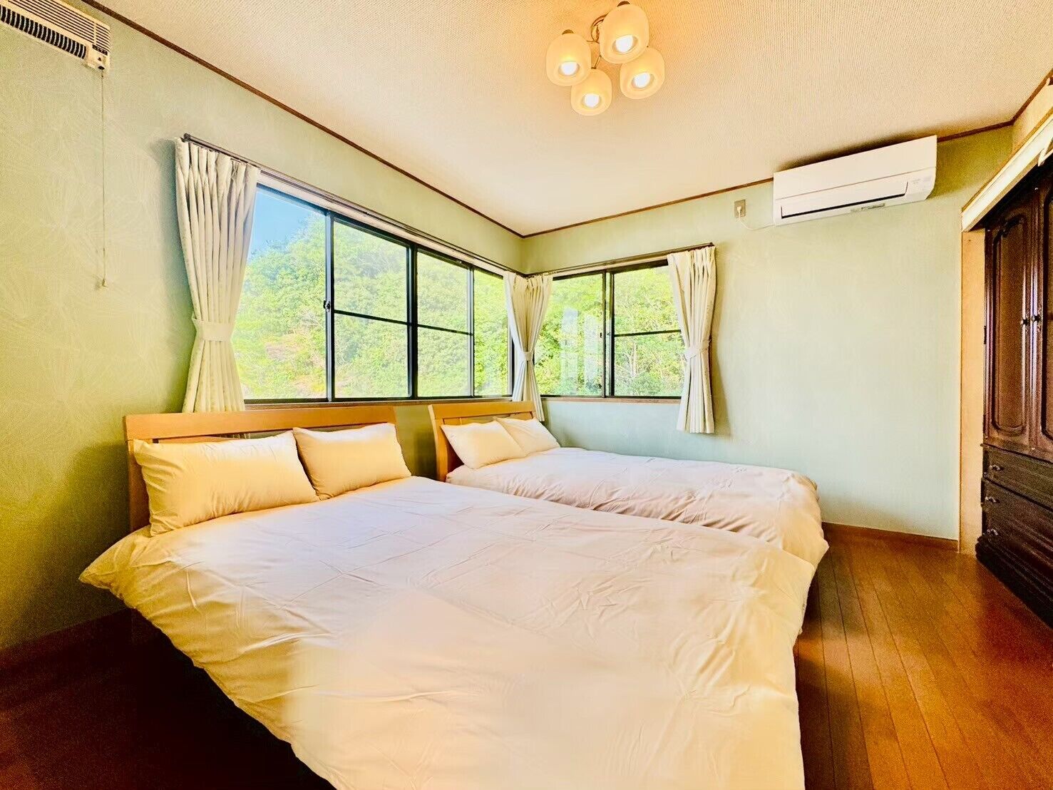 4 bedrooms, WiFi, bed sheets
