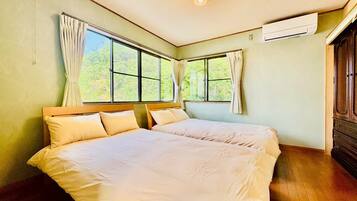 4 bedrooms, WiFi, bed sheets
