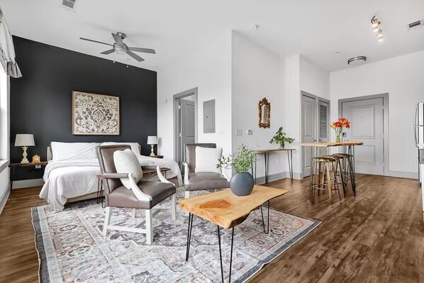 1 bedroom, iron/ironing board, WiFi, bed sheets - HonkyTonk Oasis, Poolside & Custom Wood Accents (Nashville)