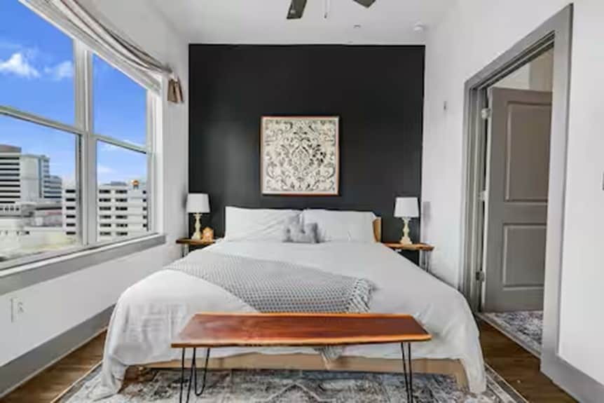 Honkytonk Oasis, Poolside & Custom Wood Accents + Discounts! - Nashville, TN