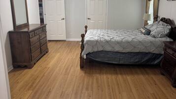 4 Schlafzimmer, kostenloses WLAN, Bettwäsche