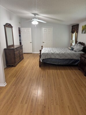 4 habitaciones, wifi gratis y ropa de cama