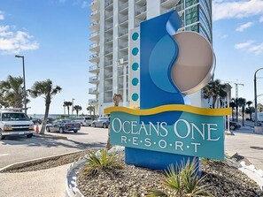 Exterior - Oceans One Resort – 11th Floor Oceanfront Luxury Condo (Myrtle Beach)