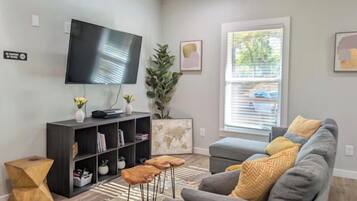 Een smart-tv, videogames en boeken