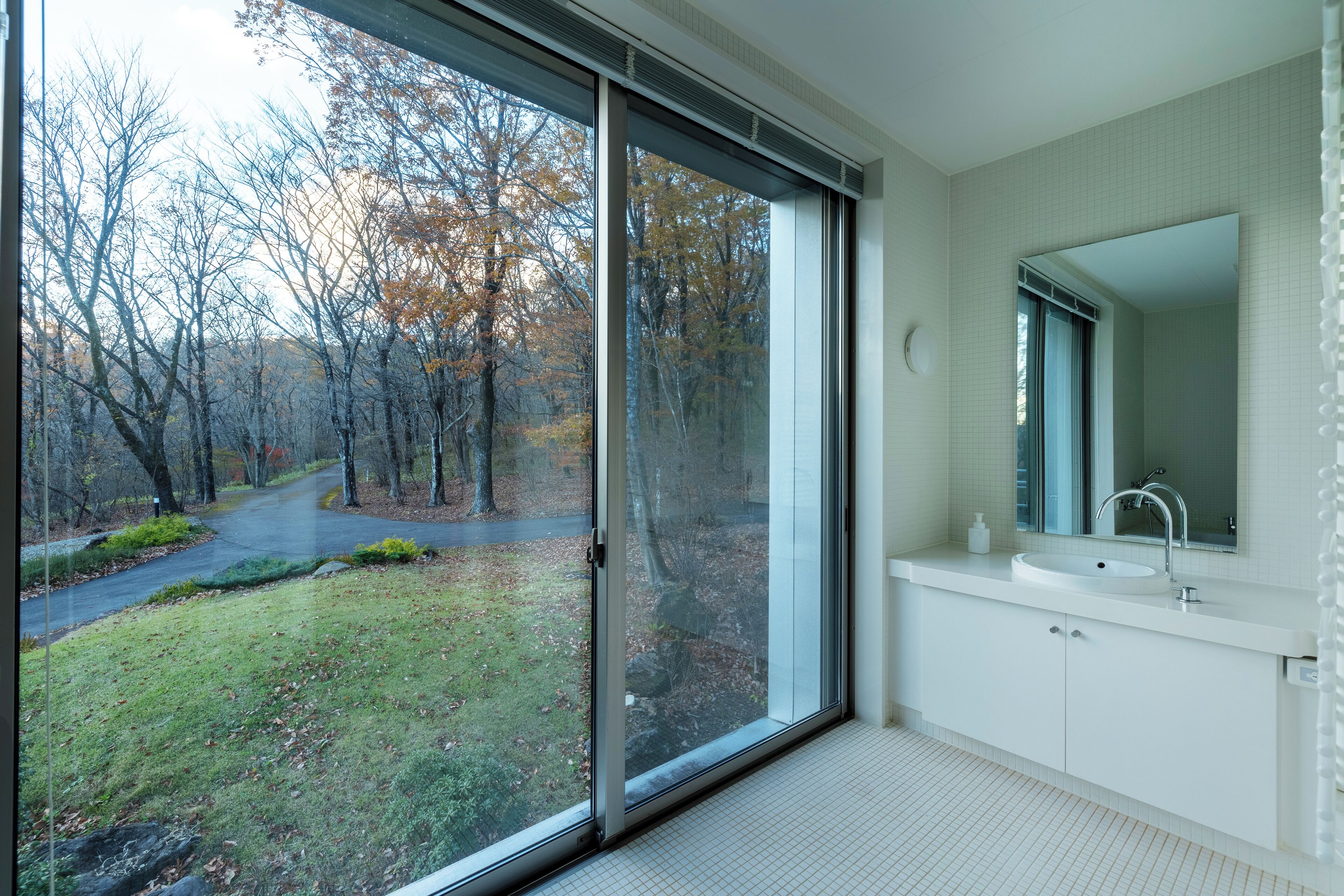 ของใช้ในห้องน้ำฟรี, รองเท้าสวมภายในห้อง, ผ้าเช็ดตัว, สบู่