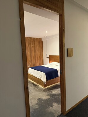 WiFi, bed sheets