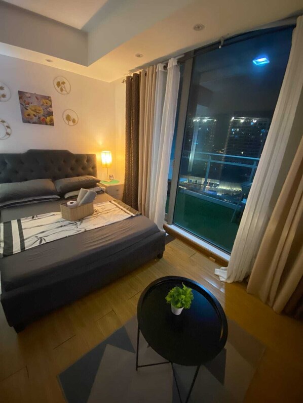 1 habitación, wifi y ropa de cama