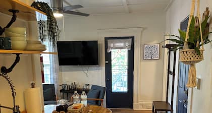Cozy 1BR Apartment w/ Balcony, 5 Min Walk to Church St & Lake Champlain