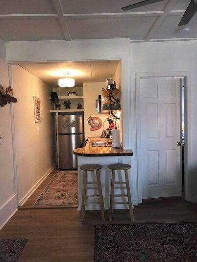 Cozy 1-bedroom apartment - 5 Min walk to Church St