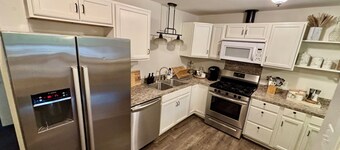 Stay in the heart of San Marcos! Walking distance to the river!