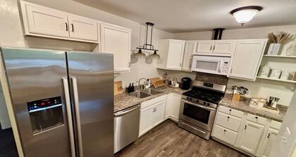 Stay in the heart of San Marcos! Walking distance to the river!