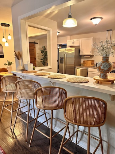 Stay in the heart of San Marcos! Walking distance to the river!