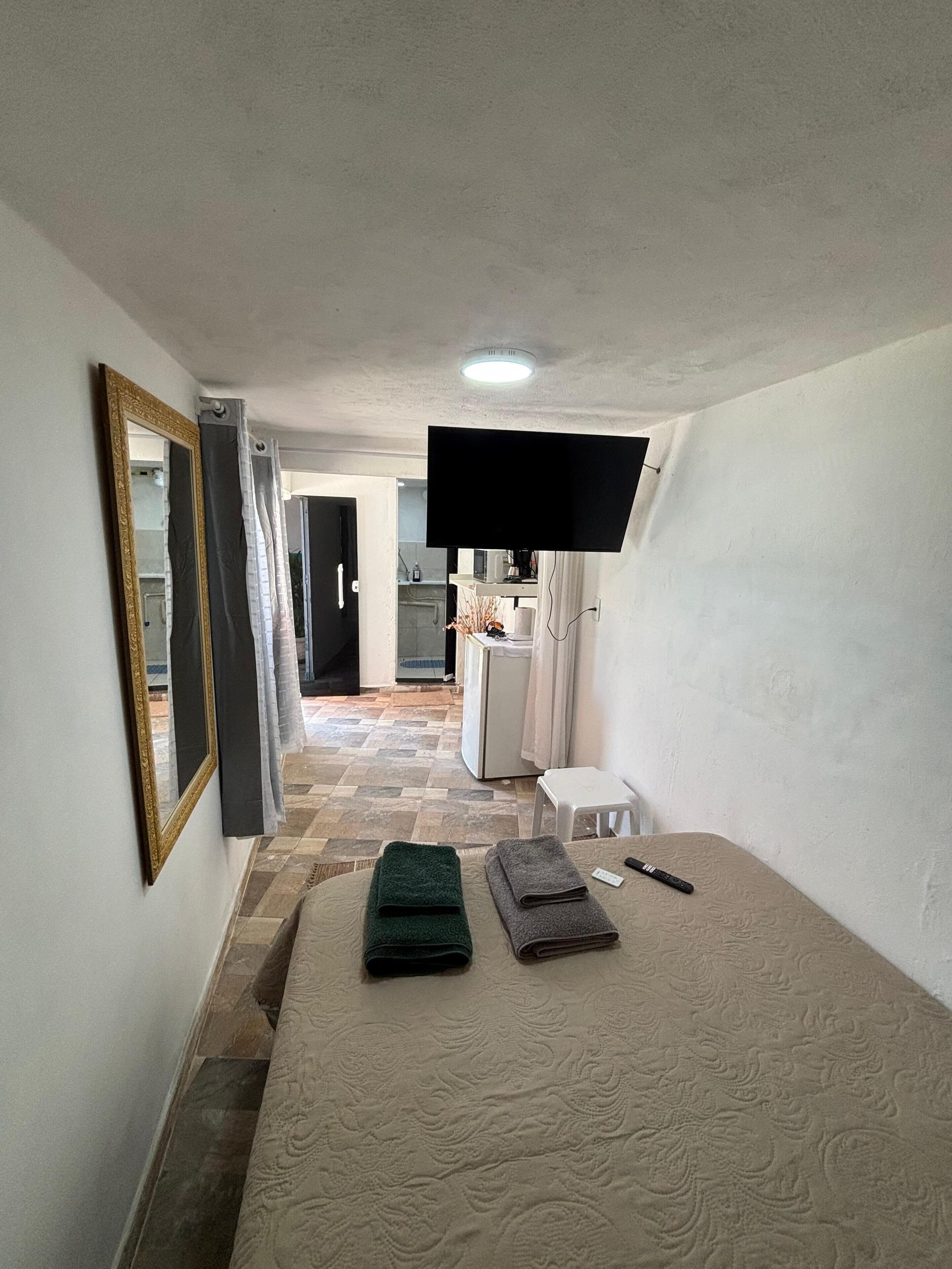 1 chambre, bureau, Wi-Fi gratuit, draps fournis