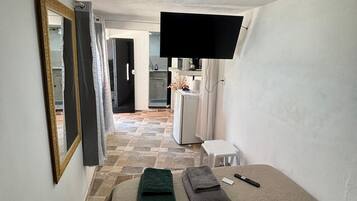 1 chambre, bureau, Wi-Fi gratuit, draps fournis