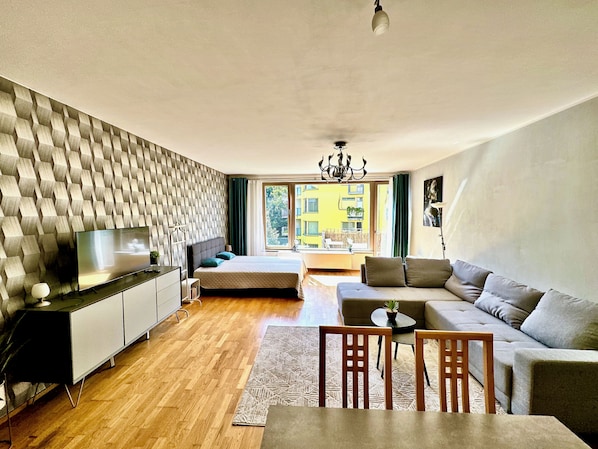 Cortinas blackout, tabla de planchar con plancha y wifi gratis
