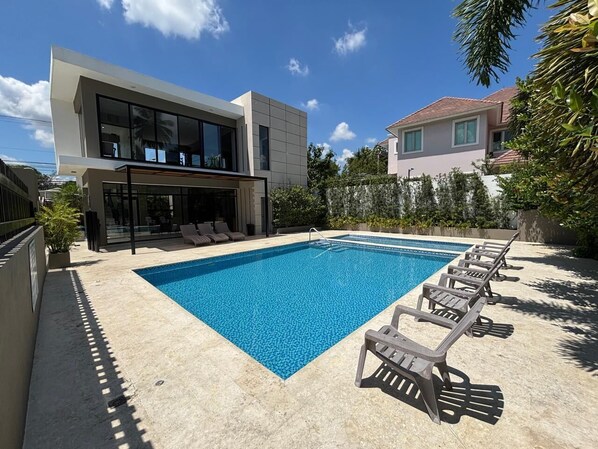 Alberca al aire libre 