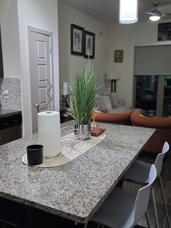 Heart Of Richardson In A Cozy, Friendly And Safe Community. - Richardson, TX
